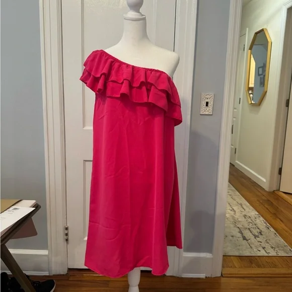 NWT One Shoulder Tiered Layered Sleeveless
Ruffle Trim Tunic Dress LARGE - Picture 3 of 6